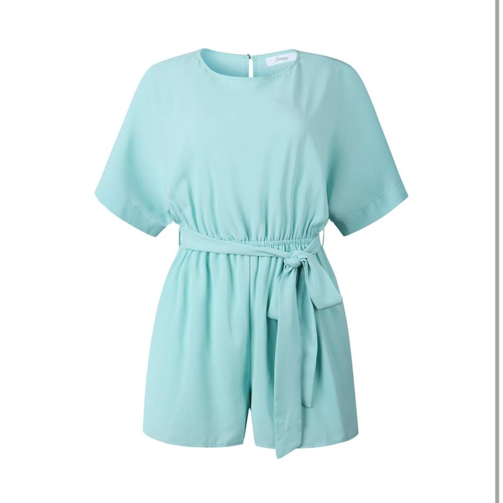 NWT. Sz MED. Pale Blue Foteisy short romper. rounded neck, batwing short sleeves - Picture 4 of 15